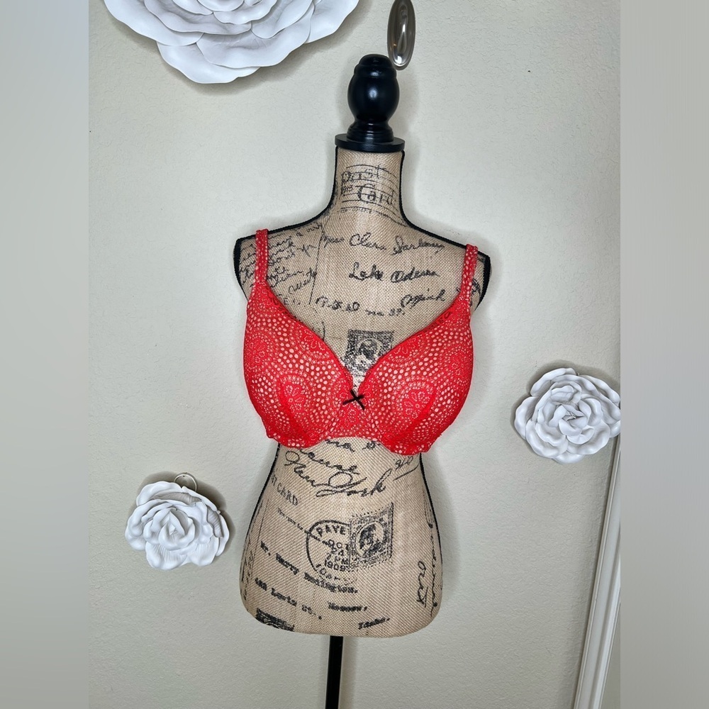 Cacique Red Lace & Tan/Nude T Shirt Bra Size 42 D Lightly Lined